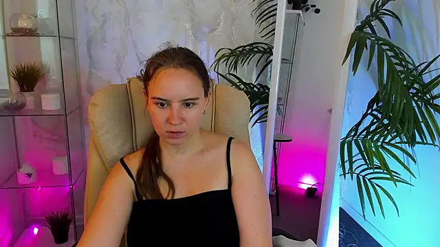 Snapshot of Lika_0ne chatting on July 2026 12:01:02 PM Lika 0ne online show from July 2026 12:01:02 PM