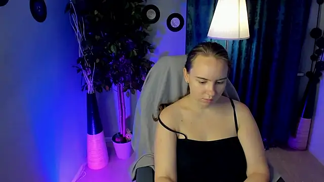 Snapshot of Lika_0ne chatting on August 2026 12:03:02 PM Lika 0ne online show from August 2026 12:03:02 PM
