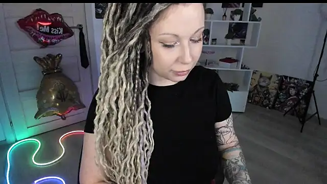 HoneySallyMoore online show from May 2026 08:17:02 PM