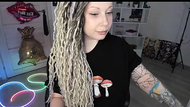 HoneySallyMoore online show from May 2026 07:53:02 PM