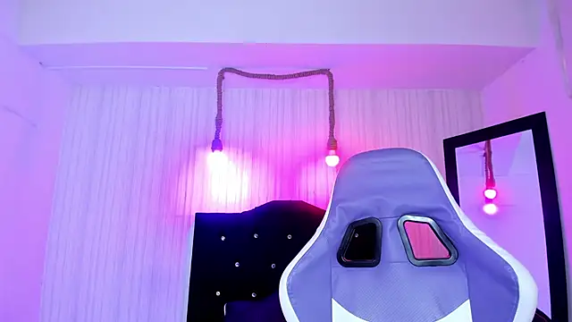 nicky angel1 online show from October 2025 06:37:01 PM