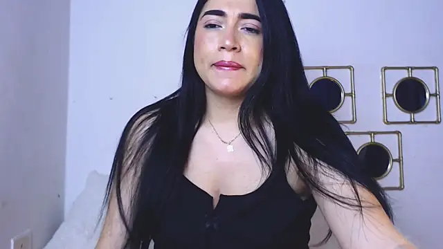 Snapshot of esperanza3517 chatting on March 2025 07:27:02 PM esperanza3517 online show from March 2025 07:27:02 PM