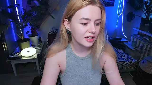 Snapshot of Alexa_Pirs chatting on December 2025 12:32:01 PM Alexa Pirs online show from December 2025 12:32:01 PM