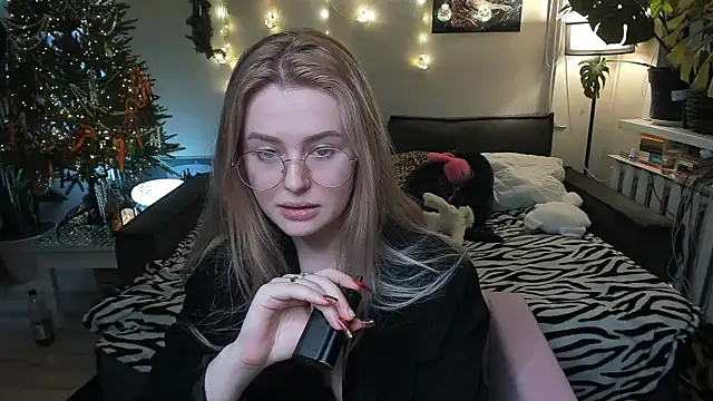 Snapshot of Alexa_Pirs chatting on January 2026 03:03:01 PM Alexa Pirs online show from January 2026 03:03:01 PM