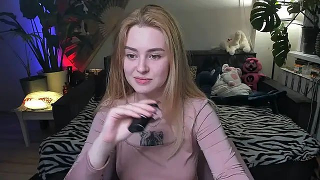 Alexa Pirs online show from March 2026 04:21:02 PM