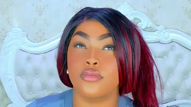 Snapshot of TianahGlow chatting on December 2025 08:36:02 PM TianahGlow online show from December 2025 08:36:02 PM