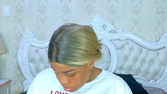 Snapshot of TianahGlow chatting on January 2026 08:36:01 PM TianahGlow online show from January 2026 08:36:01 PM