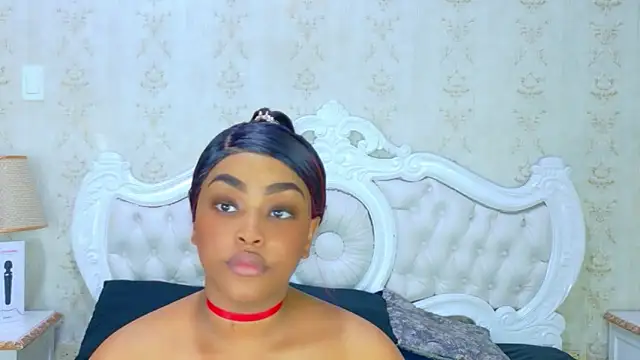 Snapshot of TianahGlow chatting on January 2026 08:36:01 PM TianahGlow online show from January 2026 08:36:01 PM