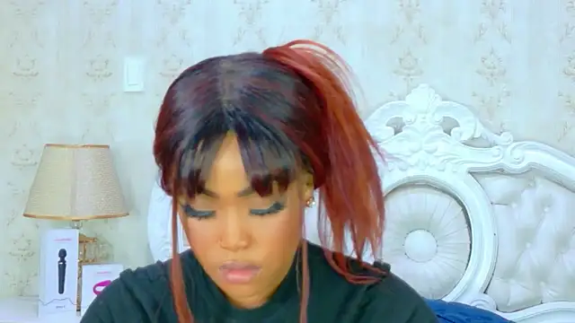 Snapshot of TianahGlow chatting on February 2026 08:45:02 PM TianahGlow online show from February 2026 08:45:02 PM