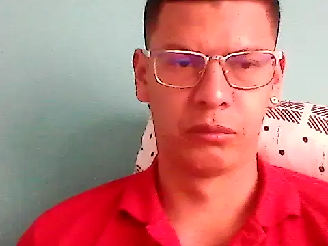 Snapshot of Luiyi1997 chatting on February 2025 09:27:02 PM Luiyi1997 online show from February 2025 09:27:02 PM