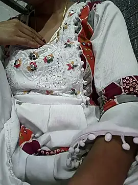 Snapshot of lovely----bhabhi chatting on February 2026 01:32:02 AM lovely----bhabhi online show from February 2026 01:32:02 AM