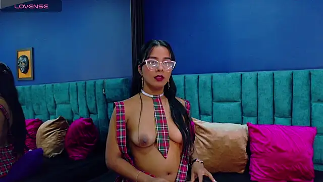 MariamLaraa online show from February 2025 02:20:02 PM