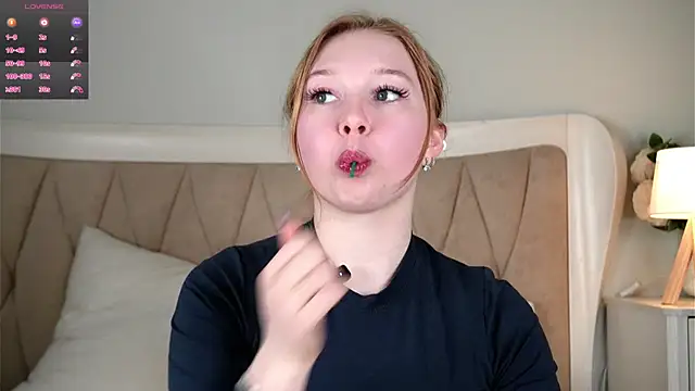 Snapshot of EdlaHames chatting on February 2025 10:09:01 AM EdlaHames online show from February 2025 10:09:01 AM