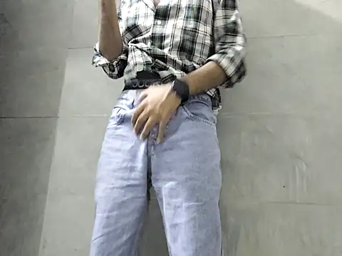 Snapshot of Lustyluckyy chatting on October 2025 03:46:02 PM Lustyluckyy online show from October 2025 03:46:02 PM