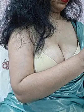 Snapshot of Jassi_Does chatting on May 2026 10:05:02 PM Jassi Does online show from May 2026 10:05:02 PM