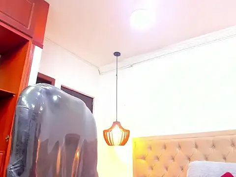 emma purple  online show from November 2025 05:23:02 PM