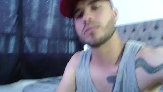 Snapshot of aczino_vel chatting on February 2025 09:37:01 PM aczino vel online show from February 2025 09:37:01 PM