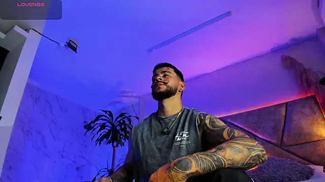 Snapshot of DickGriffith_ chatting on October 2025 12:47:01 PM DickGriffith online show from October 2025 12:47:01 PM