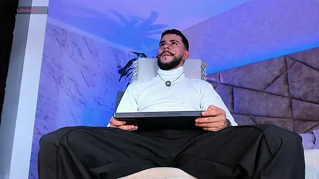 Snapshot of DickGriffith_ chatting on October 2025 12:50:01 PM DickGriffith online show from October 2025 12:50:01 PM