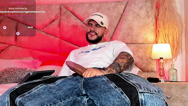 Snapshot of DickGriffith_ chatting on November 2025 10:52:02 PM DickGriffith online show from November 2025 10:52:02 PM