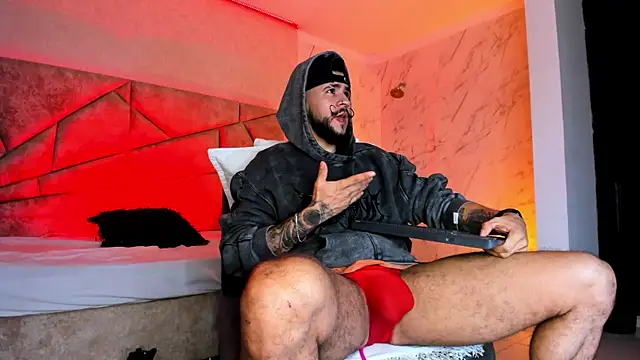 Snapshot of DickGriffith_ chatting on January 2026 12:53:01 PM DickGriffith online show from January 2026 12:53:01 PM