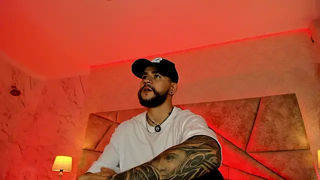 Snapshot of DickGriffith_ chatting on February 2026 12:48:01 AM DickGriffith online show from February 2026 12:48:01 AM