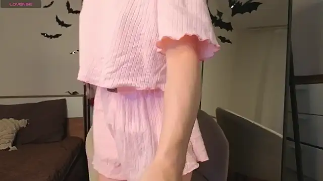 Snapshot of Bella__Faith chatting on October 2025 05:08:02 AM Bella Faith online show from October 2025 05:08:02 AM