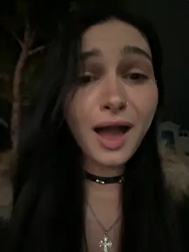 lunalovelee online show from October 2025 03:43:01 PM