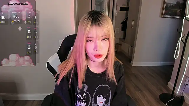 Snapshot of Pakk_Minni chatting on March 2025 12:11:02 PM Pakk Minni online show from March 2025 12:11:02 PM