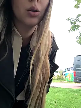 Snapshot of Mona_Plus chatting on September 2025 07:46:02 AM Mona Plus online show from September 2025 07:46:02 AM