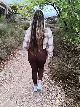 Snapshot of Mona_Plus chatting on October 2025 02:59:02 PM Mona Plus online show from October 2025 02:59:02 PM