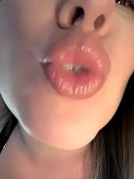 Snapshot of Mona_Plus chatting on February 2026 06:59:02 AM Mona Plus online show from February 2026 06:59:02 AM