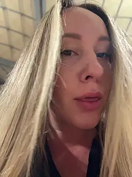 Snapshot of Mona_Plus chatting on March 2026 04:50:01 AM Mona Plus online show from March 2026 04:50:01 AM