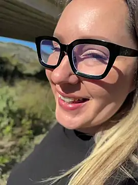 Snapshot of Mona_Plus chatting on March 2026 09:56:02 AM Mona Plus online show from March 2026 09:56:02 AM