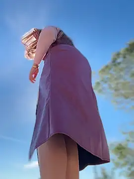 Snapshot of Mona_Plus chatting on April 2026 08:37:01 AM Mona Plus online show from April 2026 08:37:01 AM