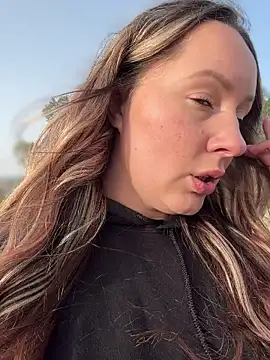 Snapshot of Mona_Plus chatting on April 2026 06:51:01 AM Mona Plus online show from April 2026 06:51:01 AM