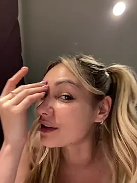 Snapshot of skyemorgan01 chatting on January 2026 05:12:01 AM skyemorgan01 online show from January 2026 05:12:01 AM