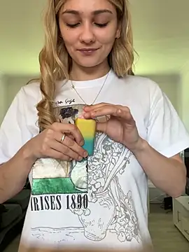 skyemorgan01 online show from March 2026 12:00:02 PM