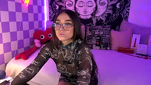 verosmit1 online show from March 2025 10:58:02 PM