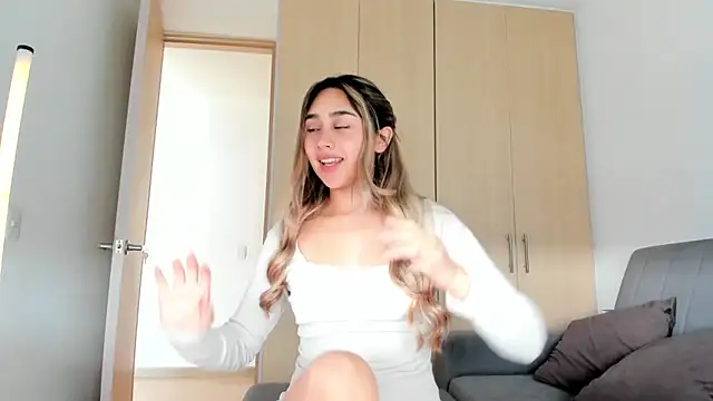 Hornyholly   online show from January 2026 08:29:01 PM