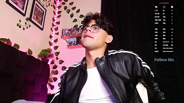 isaac-saenz online show from February 2025 12:30:01 AM