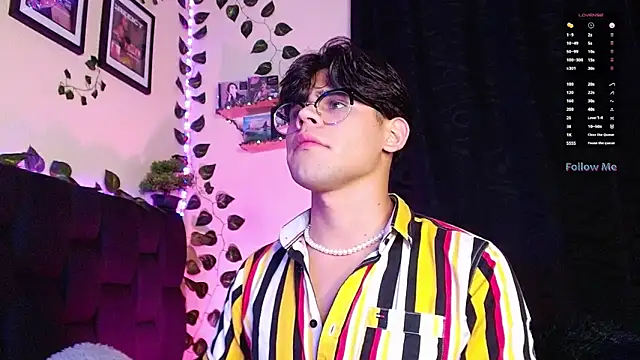 isaac-saenz online show from March 2025 12:07:02 AM