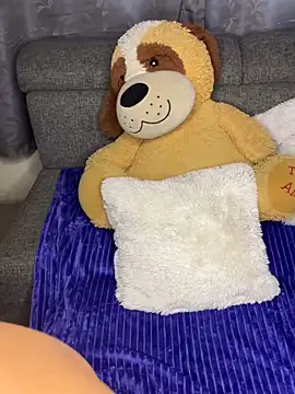 ZafiroKlein online show from November 2025 08:46:02 PM