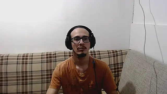 Snapshot of cholitohermoso chatting on June 2026 12:11:01 AM cholitohermoso online show from June 2026 12:11:01 AM