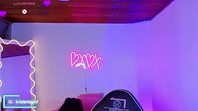 Snapshot of kristen_tay chatting on September 2025 03:38:02 AM kristen tay online show from September 2025 03:38:02 AM