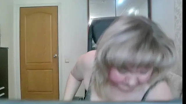 Snapshot of Victoria_secrets_ chatting on April 2026 05:14:02 AM Victoria secrets online show from April 2026 05:14:02 AM
