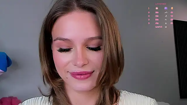 TaiteBayles online show from September 2025 01:44:02 AM