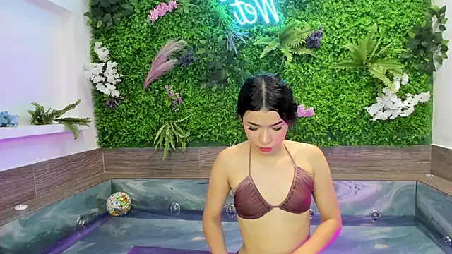 Arii moon online show from March 2025 08:37:01 PM