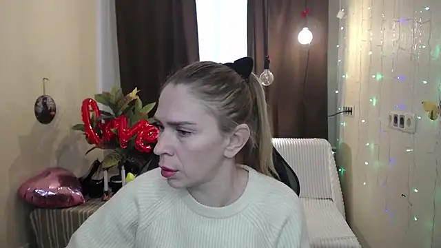 TessaDaybreak online show from February 2025 07:21:01 AM