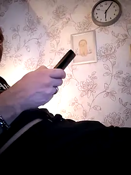 Snapshot of Teemu chatting on November 2025 04:07:01 PM Teemu online show from November 2025 04:07:01 PM